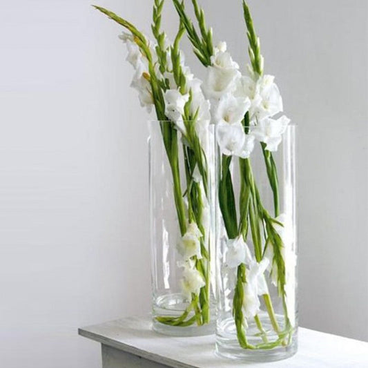 florero de vidrio transparente